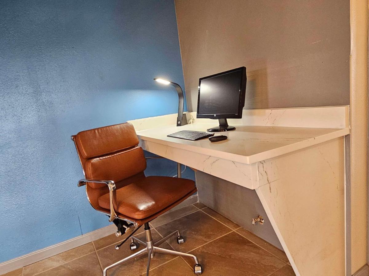Surestay Studio By Best Western Victoria Exteriör bild